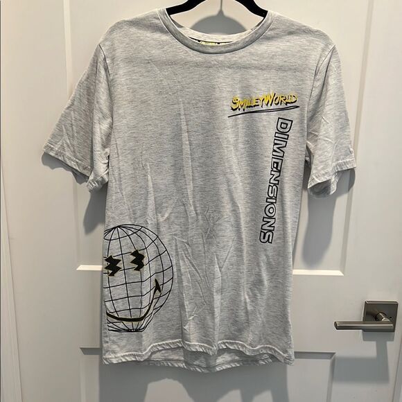 SMILEY WORLD EMBRACE THE POSSIBILITIES TEE T SHIRT Mens Medium,SMILEY FACE - Picture 1 of 7